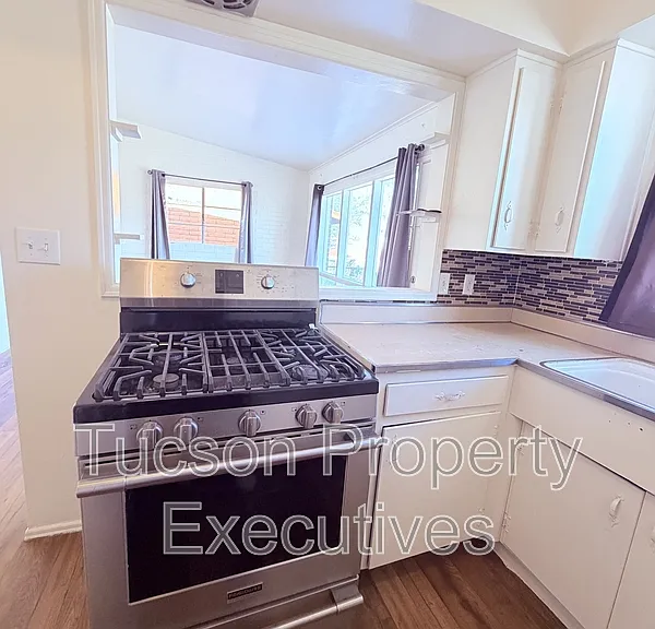 1603 N Highland Ave — Photo 3