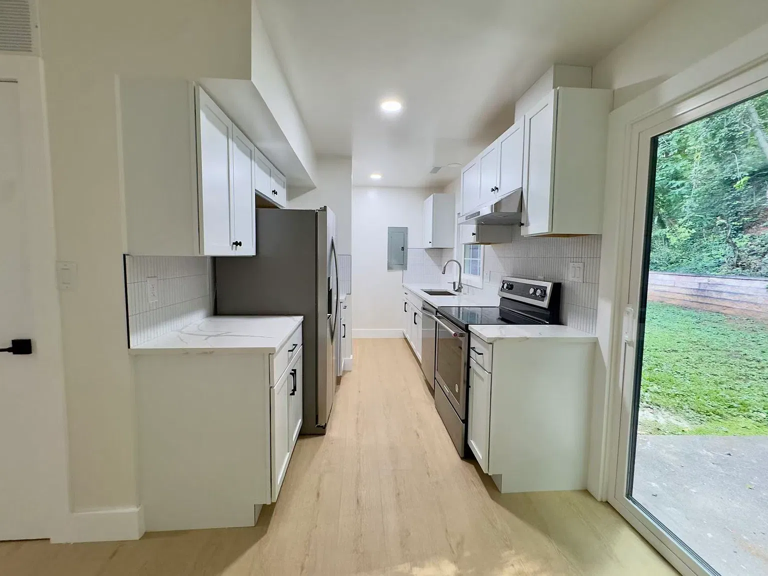 1190 Pine Haven Ct — Photo 2
