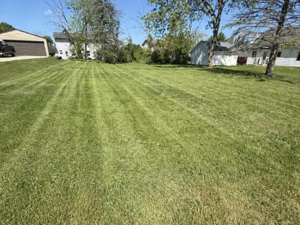 206 Derby Ln, Watertown, WI 53094