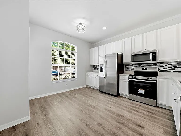 403 Laguna Mill Dr — Photo 5
