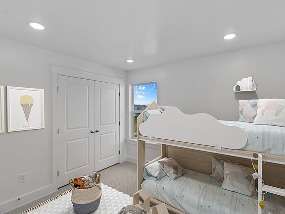 The photos are staged and may not reflect the current condition or contents of the property.