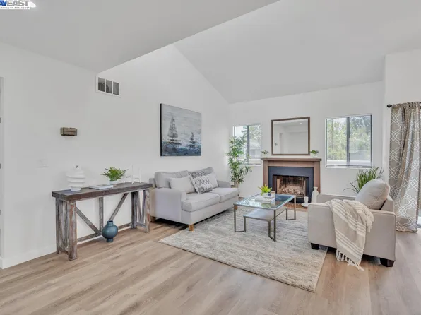 105 Hera APT 3, Hercules, CA 94547