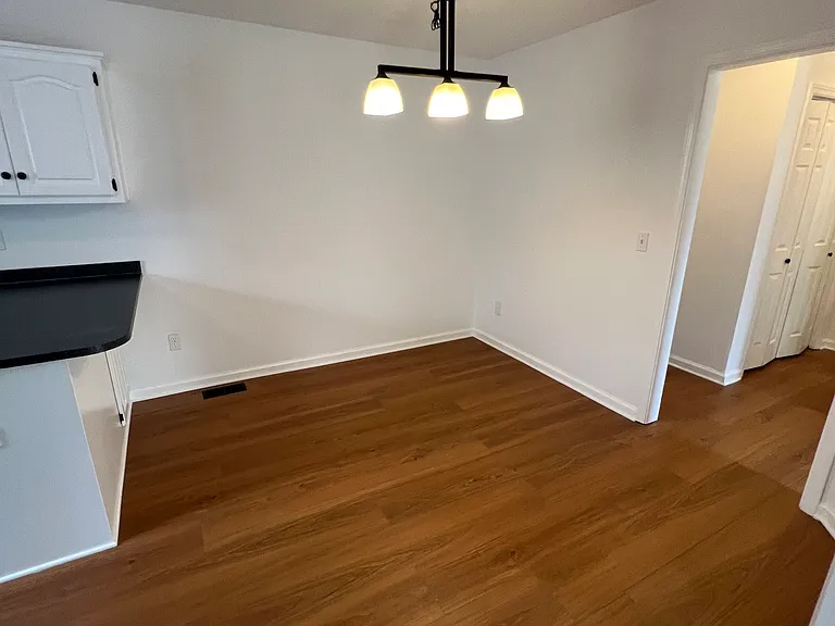 114 Webbs Mill Dr — Photo 8