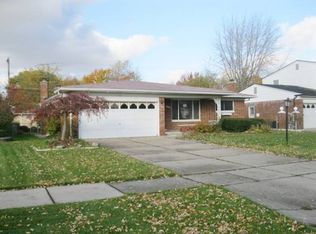 34099 Amsterdam Dr, Sterling Heights, MI 48312