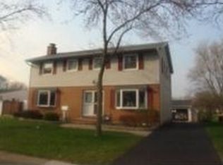 2302 Oak Ln, Rolling Meadows, IL 60008