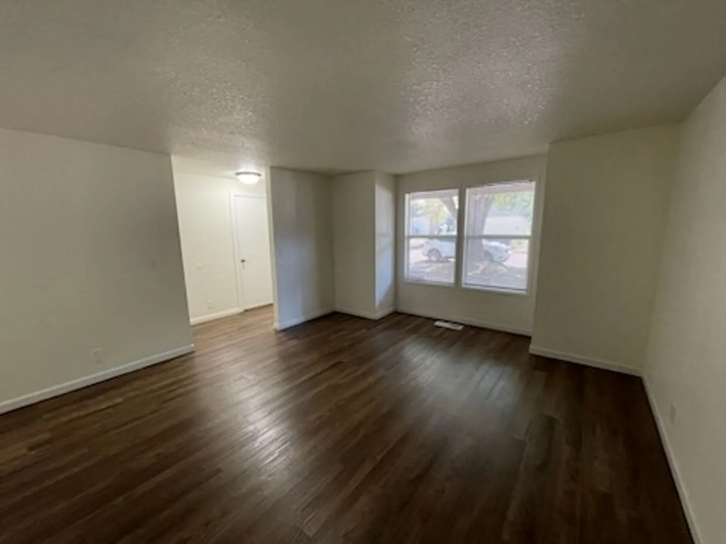 Convenient Beaverton Location — Photo 4