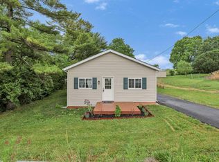 81 Williams St, Lockbourne, OH 43137