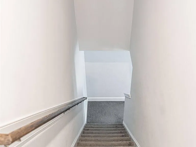 104 Sierra Dr — Photo 16