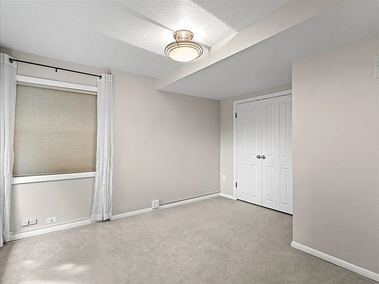 934 SW Cheltenham St — Photo 20