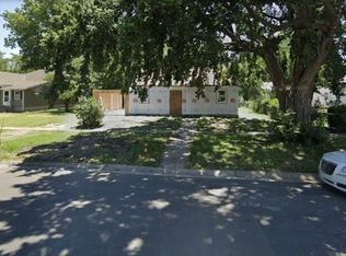 121 E 11th St, Newton, KS 67114