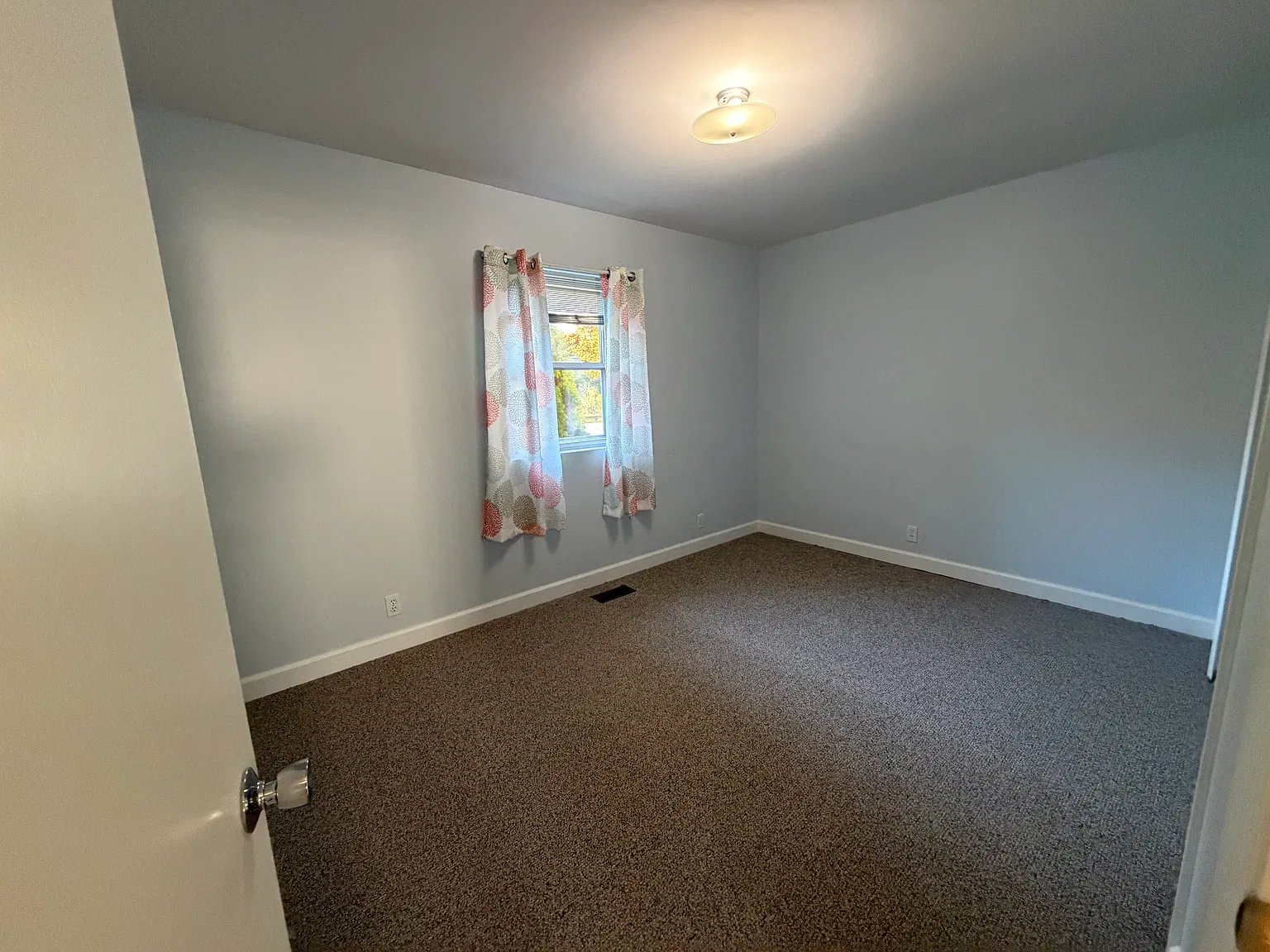 2 bed, 1000 sqft, $1,500 — Photo 4