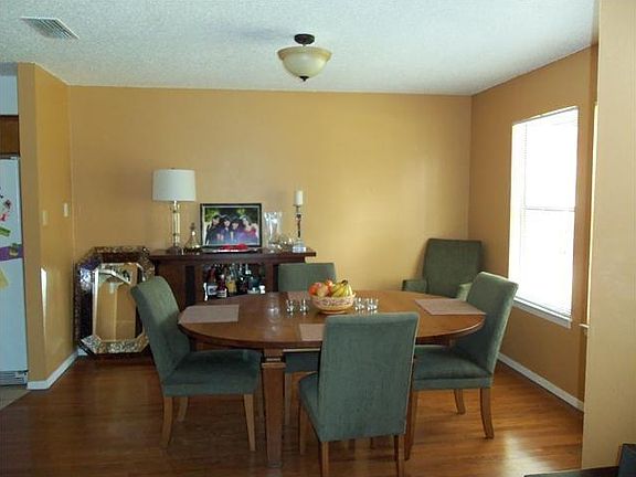 Dining Room opens to kitchen and living room 