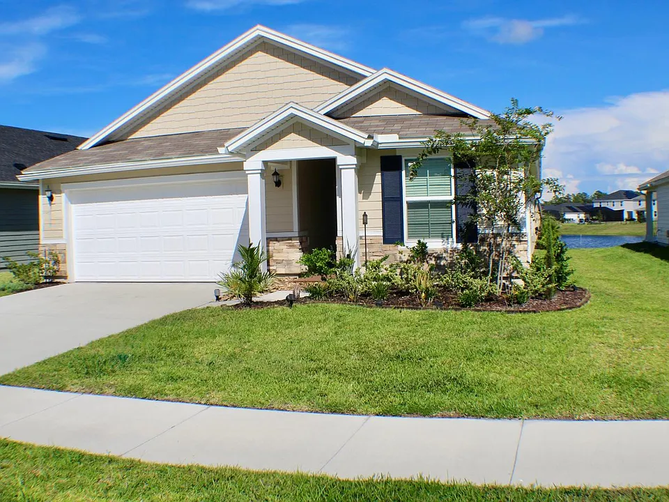 121 Waverly Ln