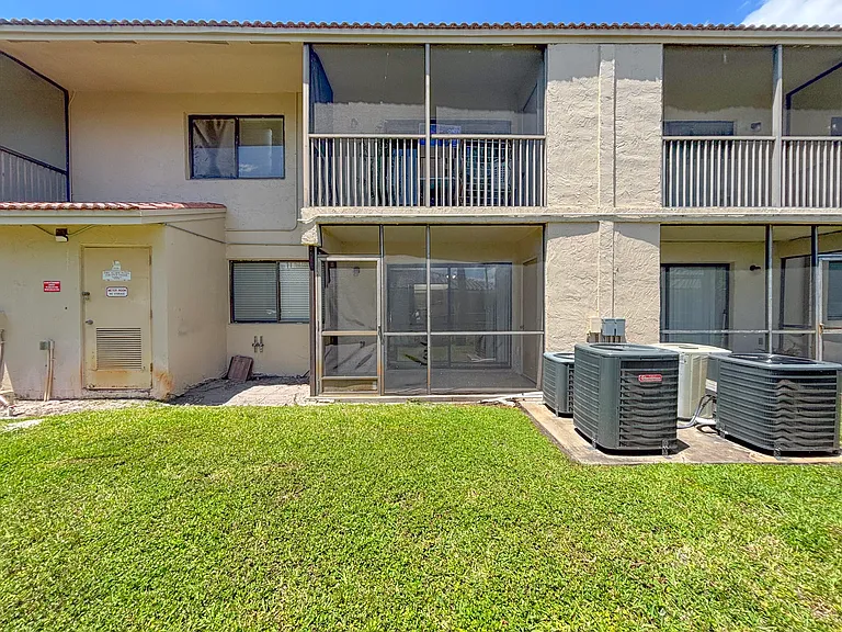 8502 NW 35th Ct #8508 — Photo 17