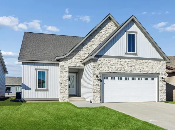 440 S Seven Oaks Rd, North Liberty, IA 52317