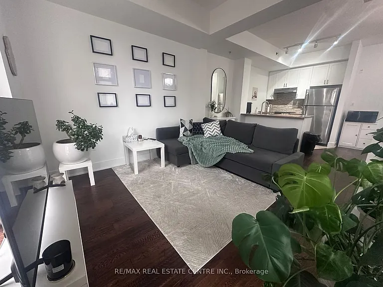 90 Charlton Ave W #303 — Photo 12