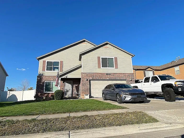 2028 S 875 E
