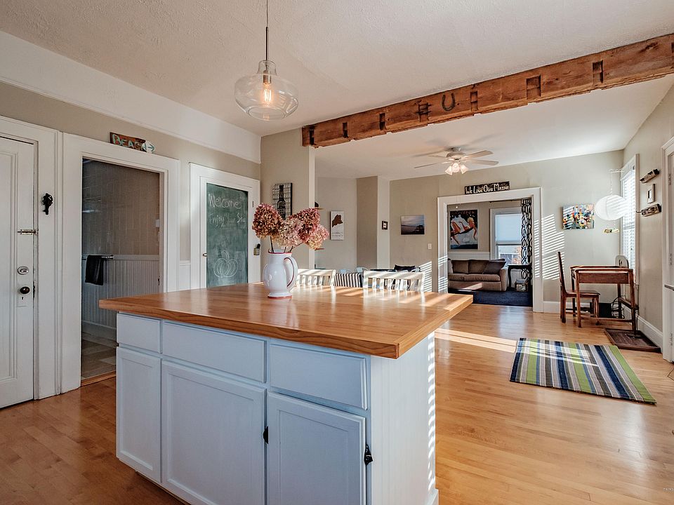 2nd image of 429 Preble St #3