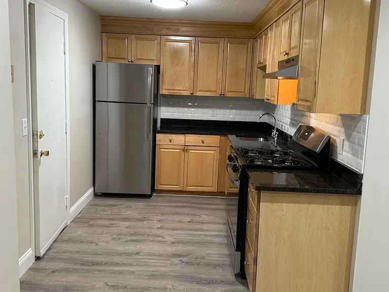 Pondsview Apartments — Photo 104