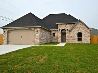 2804 Eastdale Dr, Groves, TX 77619