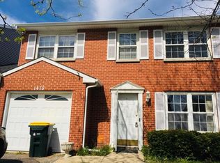 1478 Oxford St, Carol Stream, IL 60188