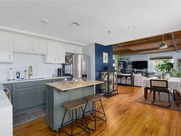 494 Woonasquatucket Ave APT 404, North Providence, RI 02911