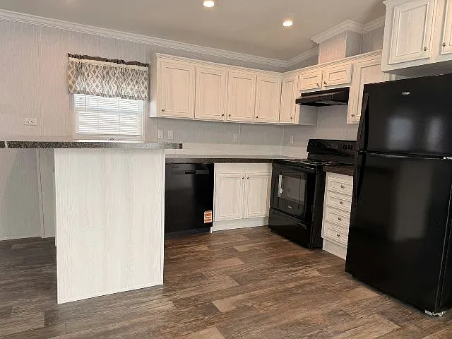 3 bed, 2.0 bath, 1056 sqft, $1,775 — Photo 4