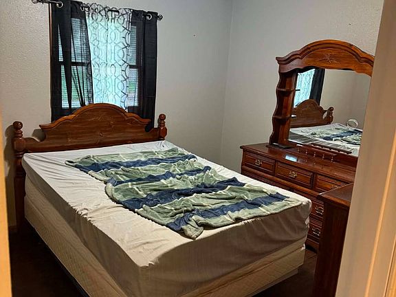 5th image of 408 Pool Dr