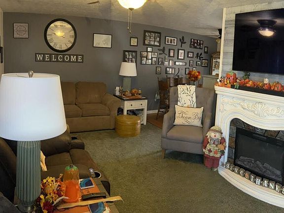 2nd image of 3595 Carthage Ct