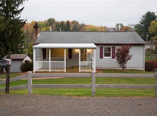 105 Manor Dr, Valencia, PA 16059