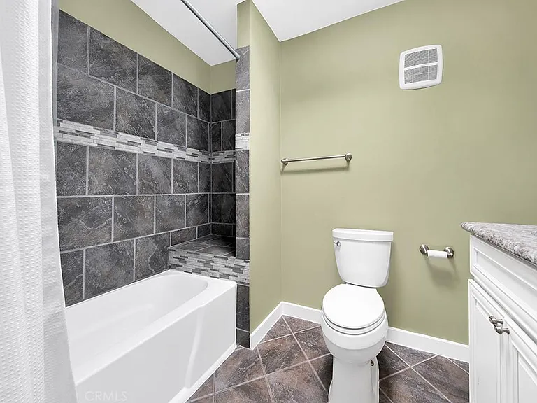 131 E Avenue 45 — Photo 11