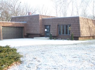 843 Bemis Rd, Glen Ellyn, IL 60137