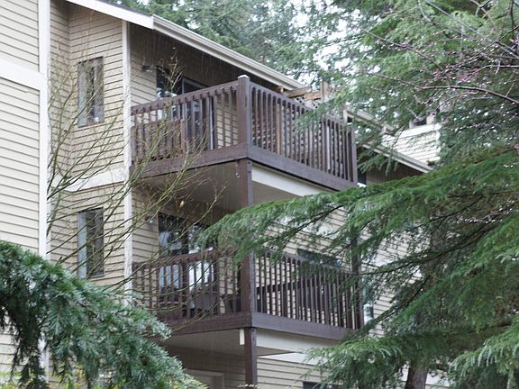 3rd image of 404 10th St APT D302