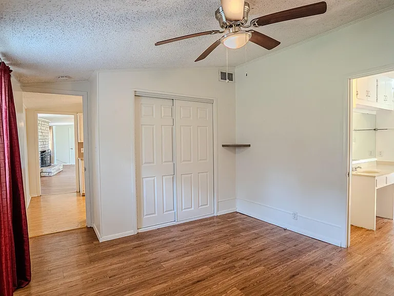 16013 Edwards Dr — Photo 18