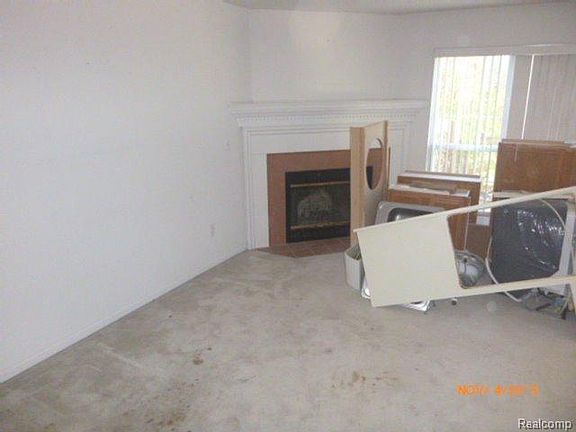 2nd image of 3086 Village Cir #59