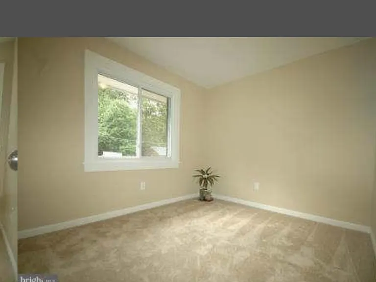 16003 Carroll Ave — Photo 5