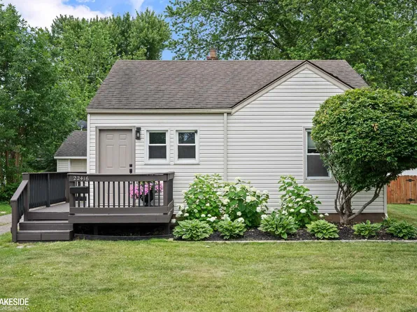 22416 Lange St, Saint Clair Shores, MI 48080