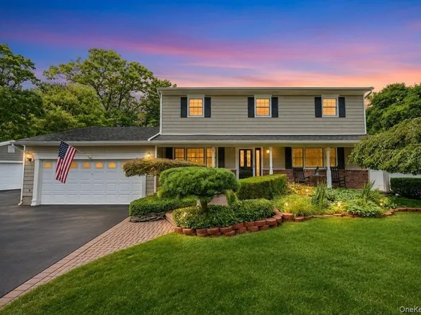 124 Bayview Drive, Oakdale, NY 11769