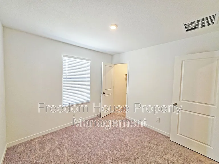710 E Huyana Wind Dr — Photo 6