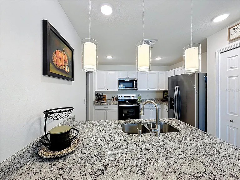 339 Towns Cir — Photo 12