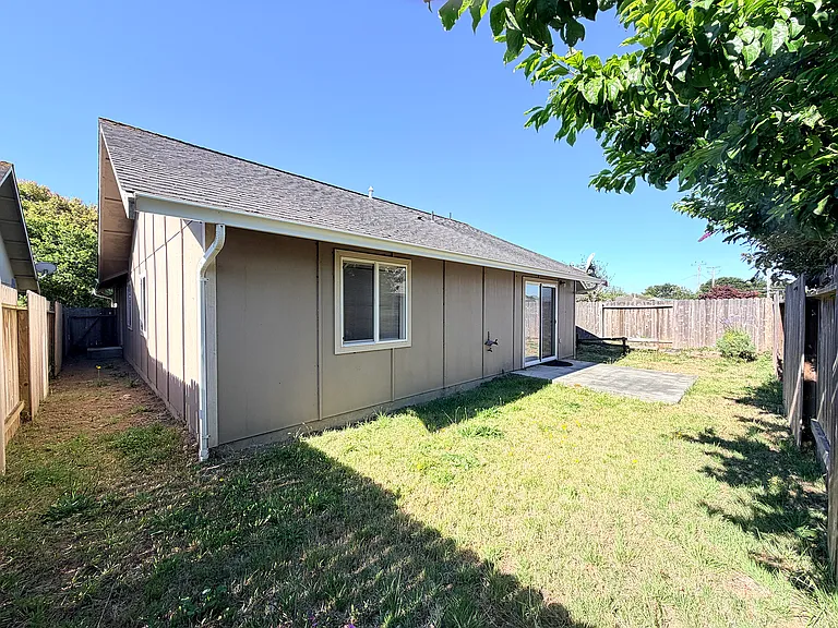 1243 N Park Ln — Photo 26