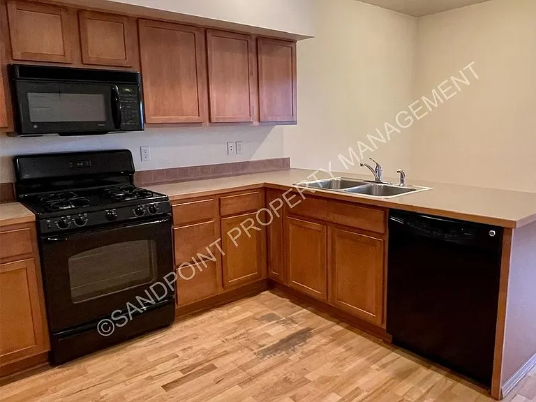 1602 Pine St #10 — Photo 13