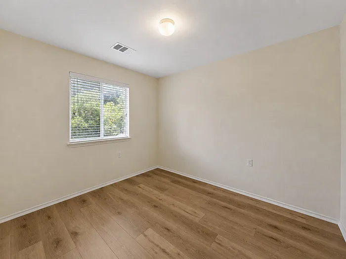 5509 Bentsen Ln — Photo 11
