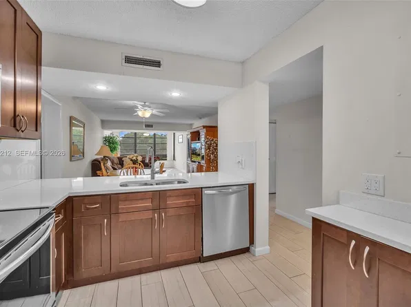 1530 Whitehall Dr APT 302, Fort Lauderdale, FL 33324