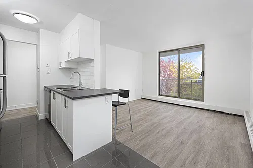 Floor plan 2 BR - 1 BA - Hamilton - $2,099 /mo