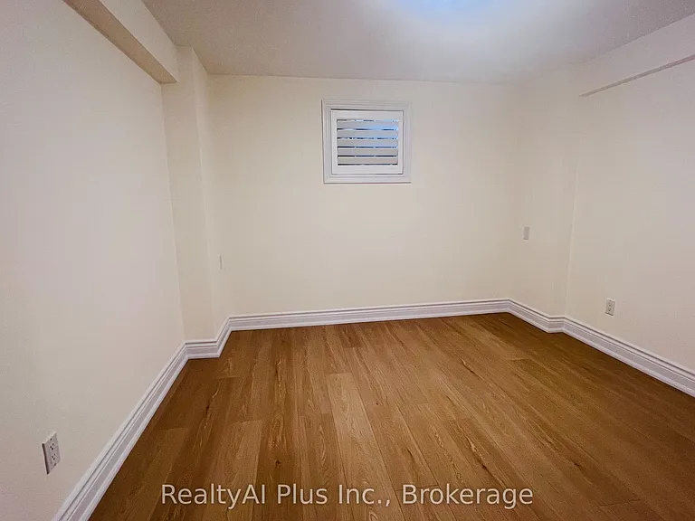 37 Bowhill Dr #WALK-OUT BASEMENT — Photo 10