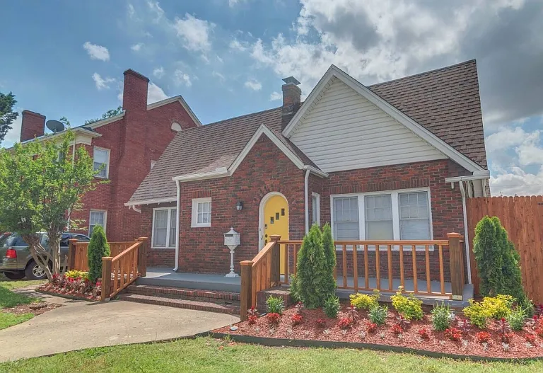 1506 S Florence Pl — Photo 4