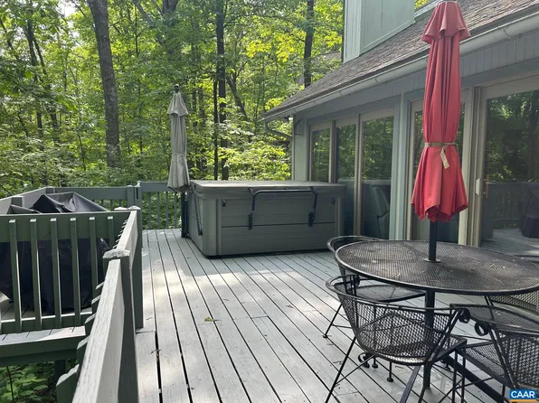 25 Hickorynut Dr, Wintergreen Resort, VA 22967