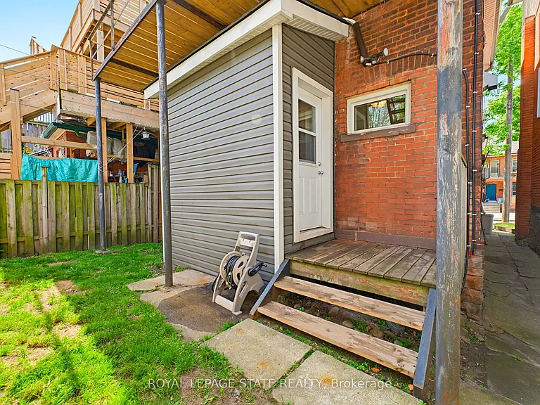 25 Strathcona Ave S #1 — Photo 15
