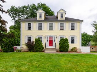 8 Scarlet Cir, Haverhill, MA 01835